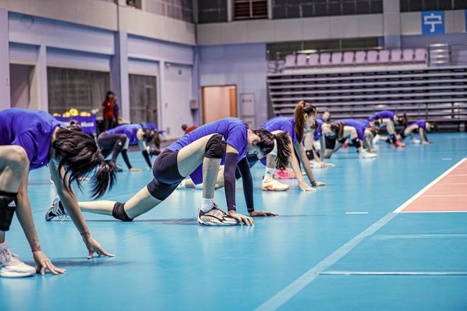 爱游戏体育入口-队员训练照片曝光粉丝欣喜若狂猜测备战效果的简单介绍